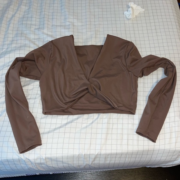 Brown long sleeve athletic top - Picture 1 of 2